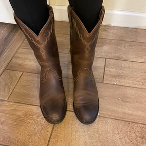 Women’s Heritage Roper Distressed Brown Leather boots by Ariat